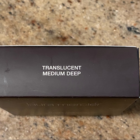 Laura Mercier medium deep translucent pressed setting powder make up compact - Picture 6 of 10